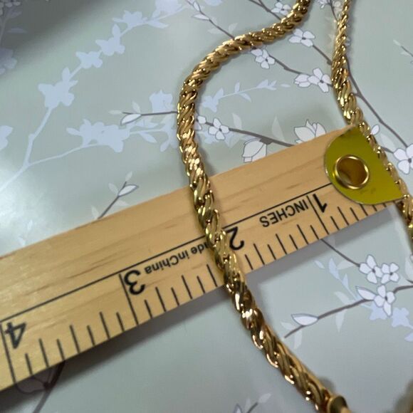 VTG Wheat chain or foxtail chain flat lay necklace. Approximately 22” long. - Picture 6 of 7